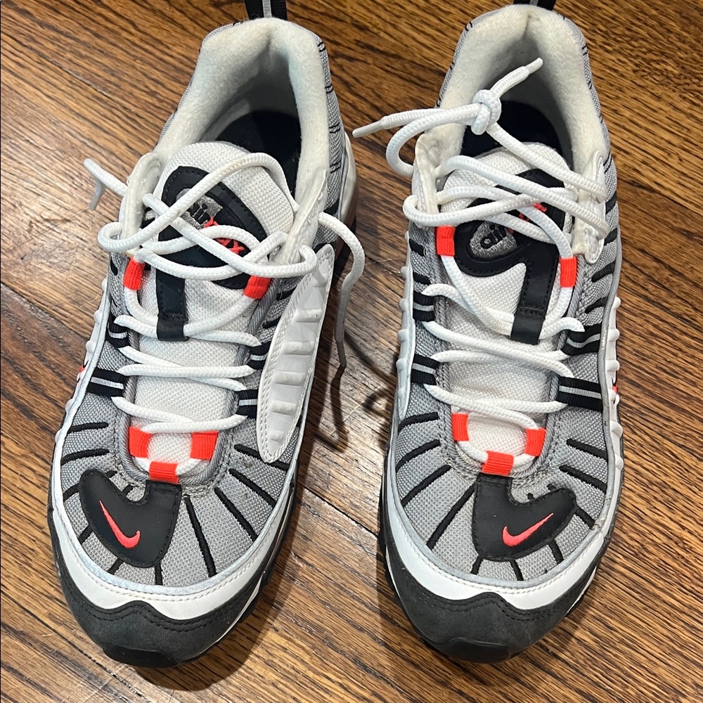 Nike air max Gray and White Sneakers with pink Highlights